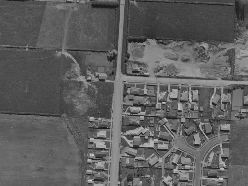 135 Cavendish Road from the air, 1970-1974