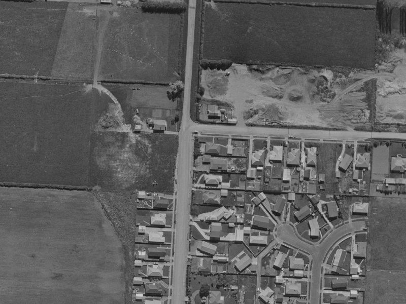 136 Cavendish Road from the air, 1970-1974