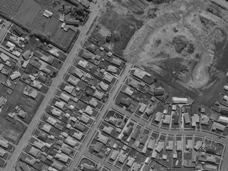 27 Oldwood Street from the air, 1970-1974