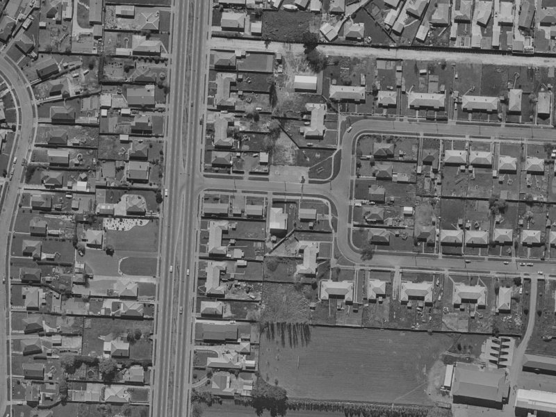 99 Momorangi Crescent from the air, 1970-1974