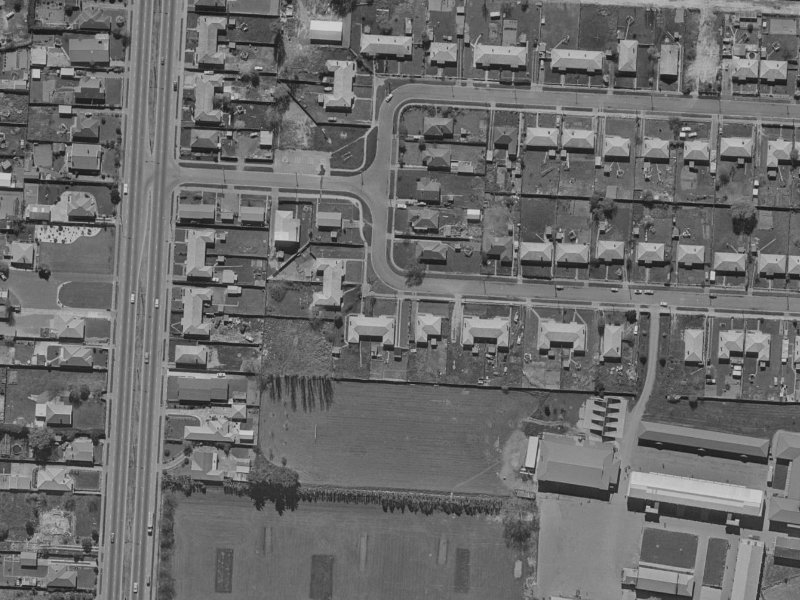 89 Momorangi Crescent from the air, 1970-1974