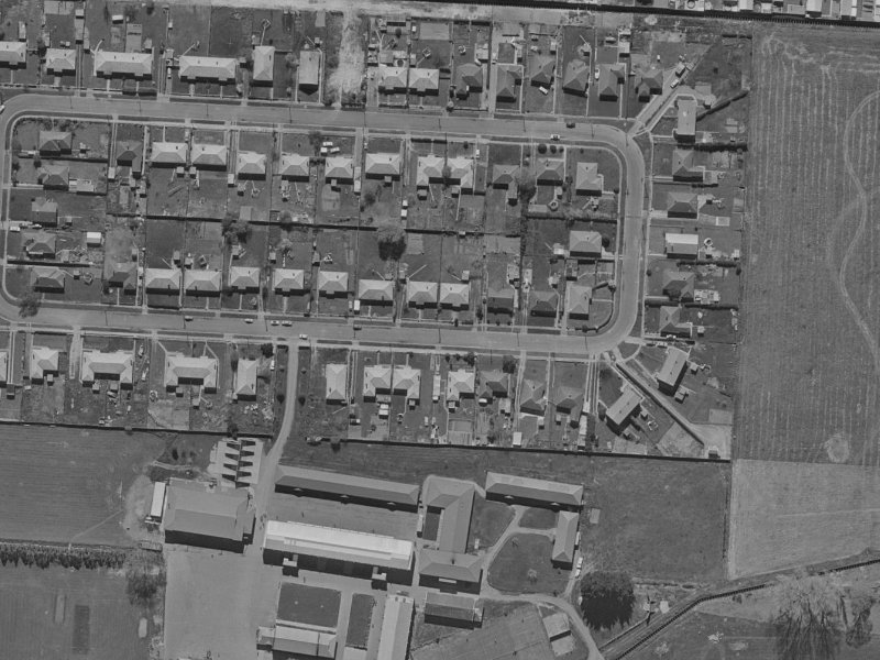69 Momorangi Crescent from the air, 1970-1974