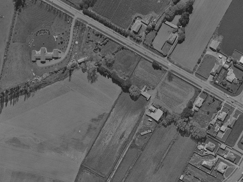 4 Nunweek Boulevard from the air, 1970-1974