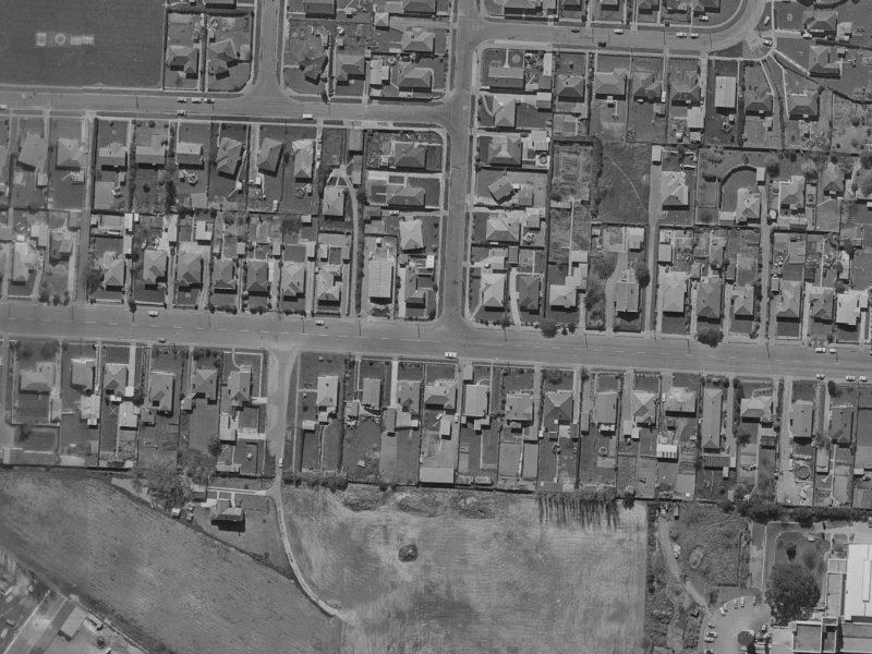 31 Northcote Road from the air, 1970-1974