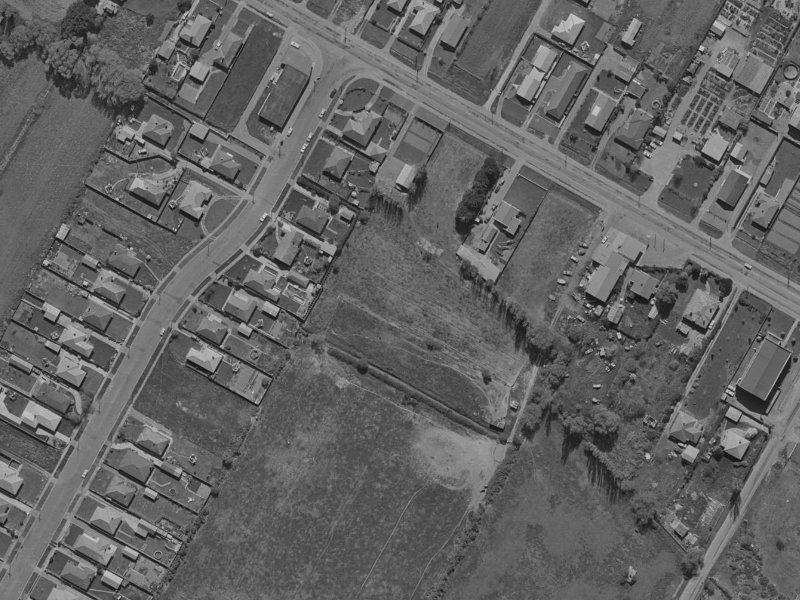 39 Charnwood Crescent from the air, 1970-1974