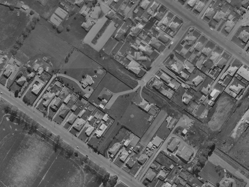 10 Nyoli Street from the air, 1970-1974