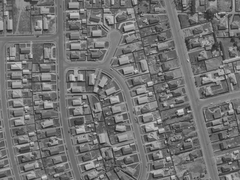 29 Monowai Crescent from the air, 1970-1974