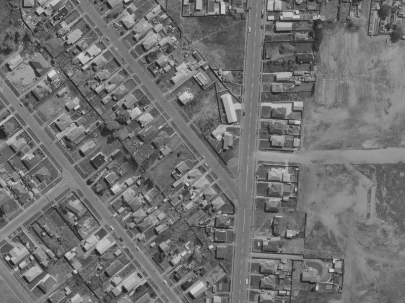 31 Pinewood Avenue from the air, 1970-1974