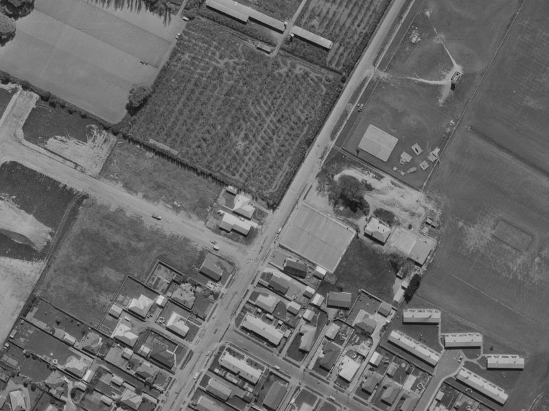 33 Leacroft Street from the air, 1970-1974