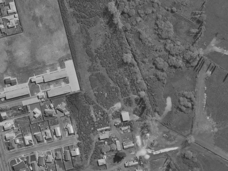27-33 Clarevale Street from the air, 1970-1974