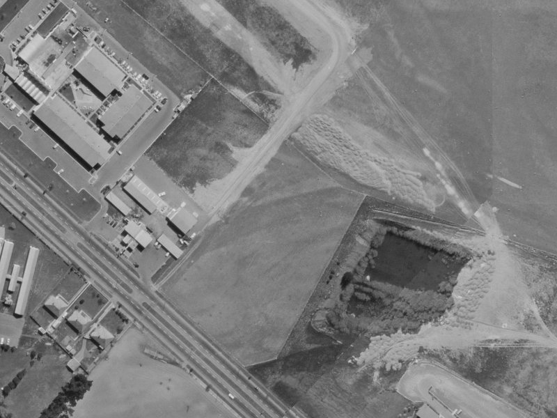 530/546A Memorial Avenue from the air, 1970-1974