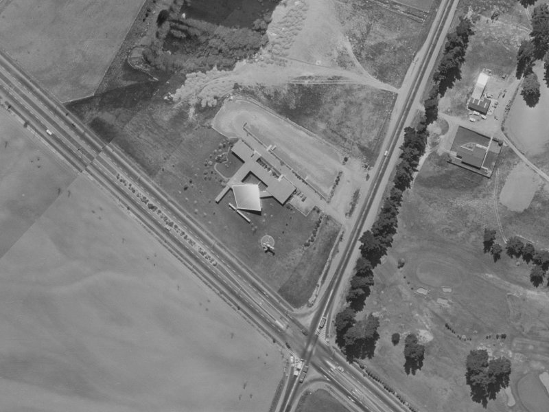 500–504 Memorial Avenue from the air, 1970-1974