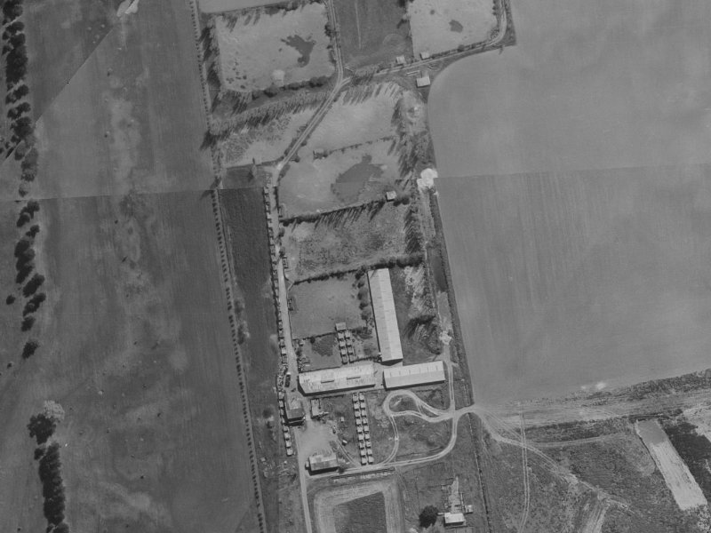 31 Yellowstone Crescent from the air, 1970-1974