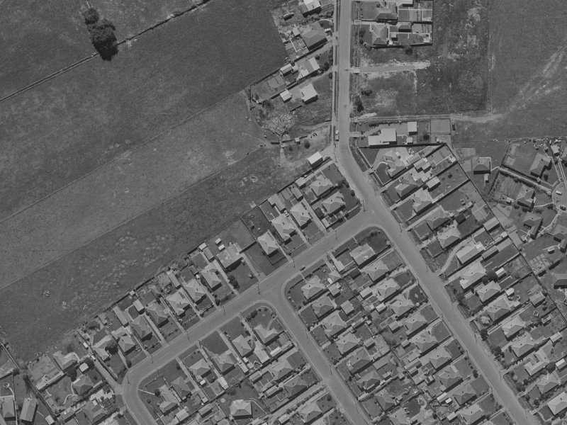 85 Glenfield Crescent from the air, 1970-1974