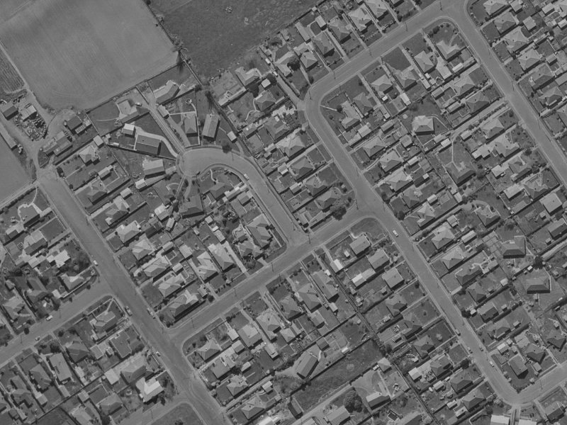 9 Roslyn Avenue from the air, 1970-1974