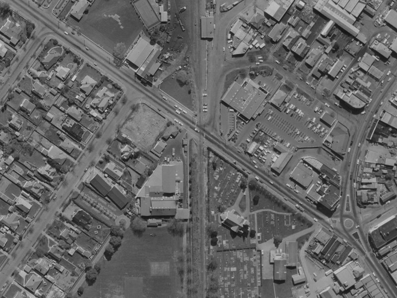 3/27 Harewood Road from the air, 1970-1974