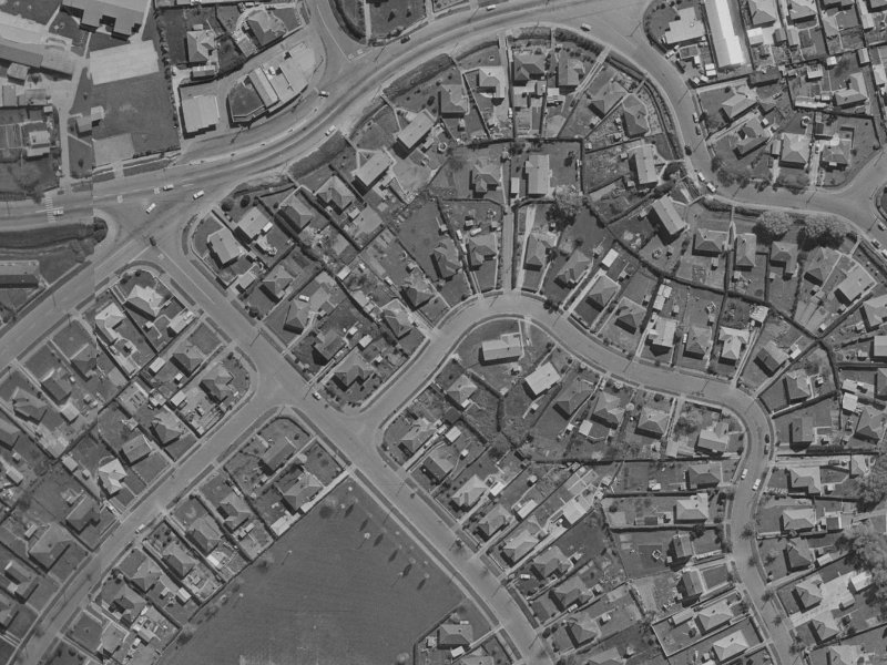 62 Bellbrook Crescent from the air, 1970-1974