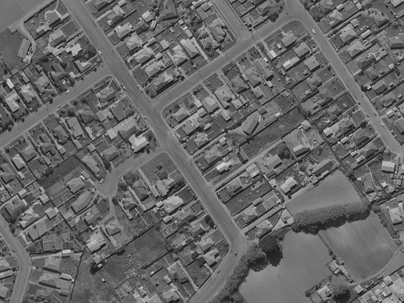 28 Croziers Road from the air, 1970-1974