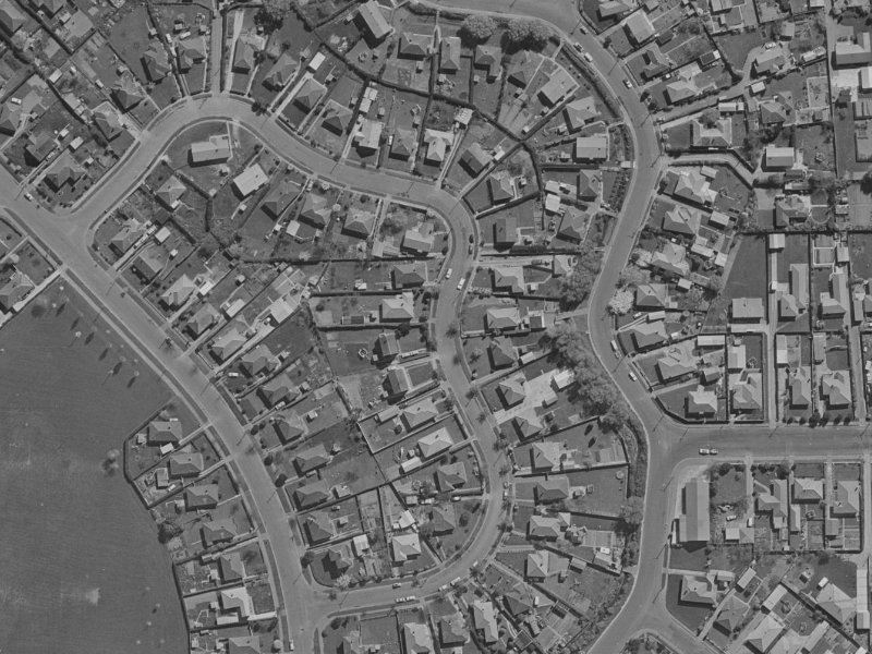 31 Bellbrook Crescent from the air, 1970-1974