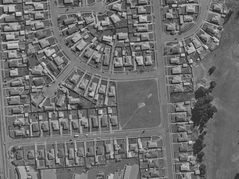 7 Vardon Crescent from the air, 1970-1974