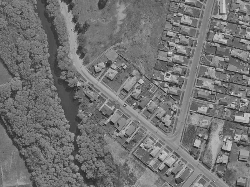 44 Lake Terrace Road from the air, 1970-1974