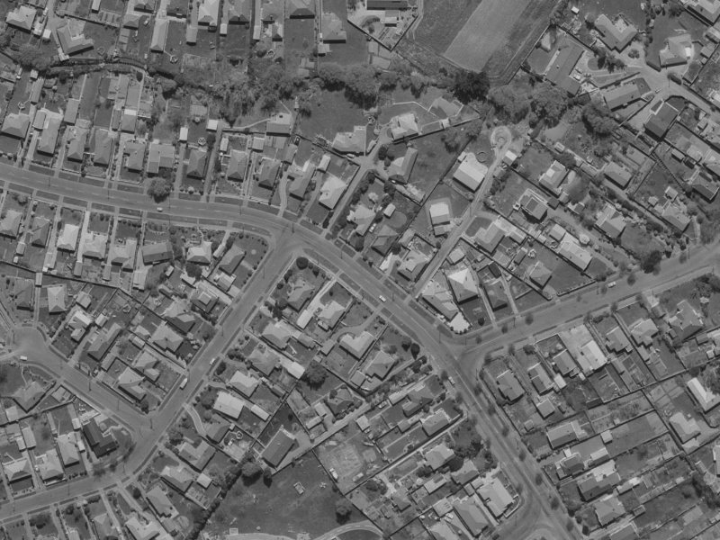 131-135 Condell Avenue from the air, 1970-1974