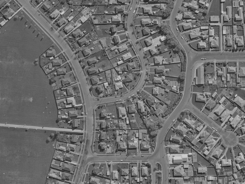 5 Bellbrook Crescent from the air, 1970-1974
