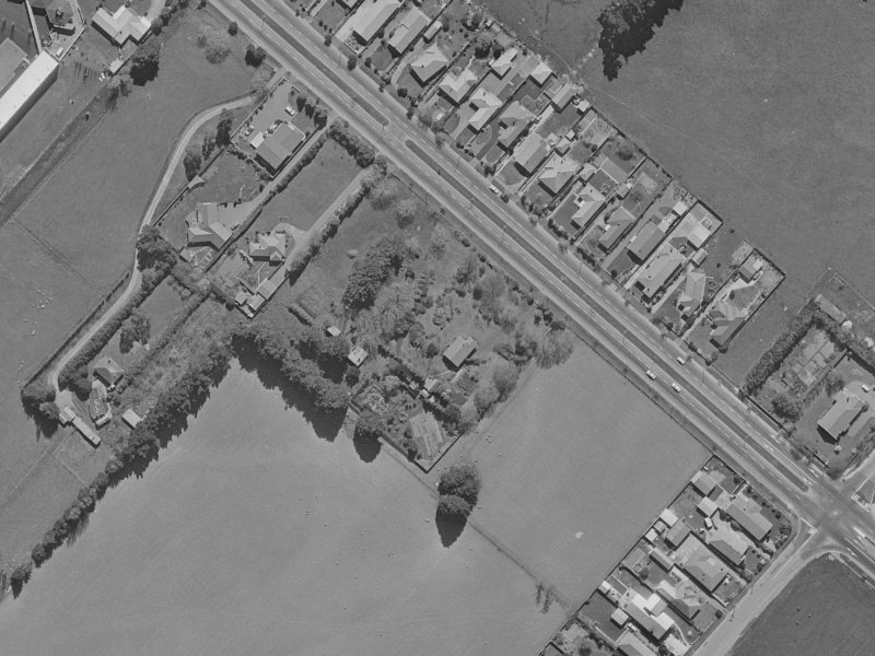 395 Memorial Avenue from the air, 1970-1974