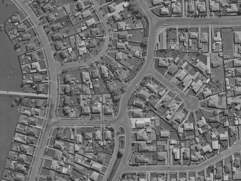6A Bellbrook Crescent from the air, 1970-1974