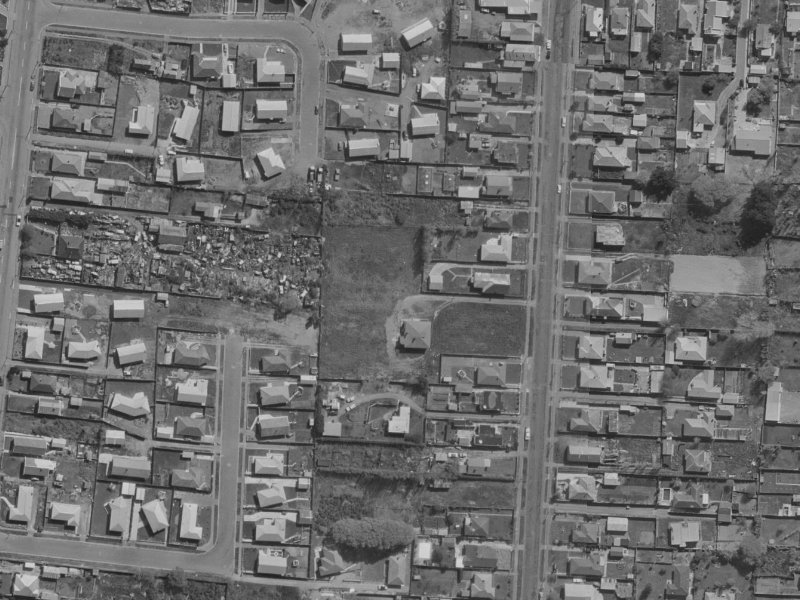 76A-76S Palmers Road from the air, 1970-1974