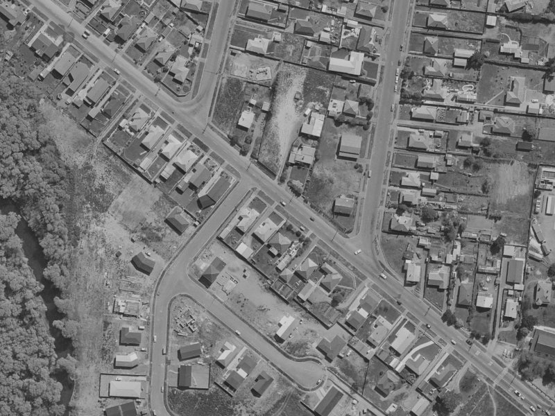 25 Lake Terrace Road from the air, 1970-1974