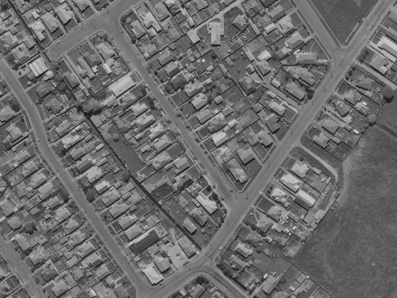 11 Fergusson Avenue from the air, 1970-1974