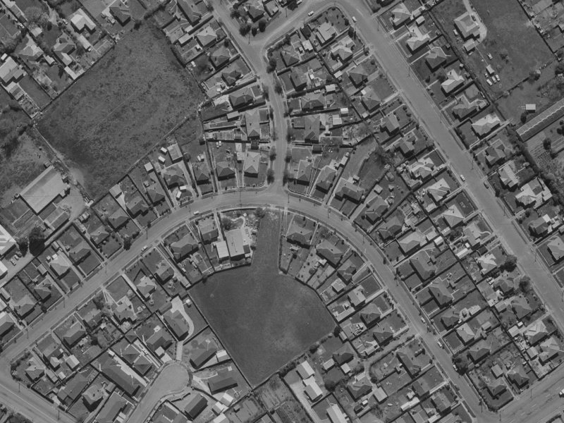 29 Pitcairn Crescent from the air, 1970-1974