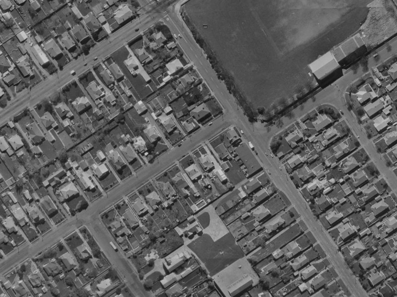 64 Hawkesbury Avenue from the air, 1970-1974