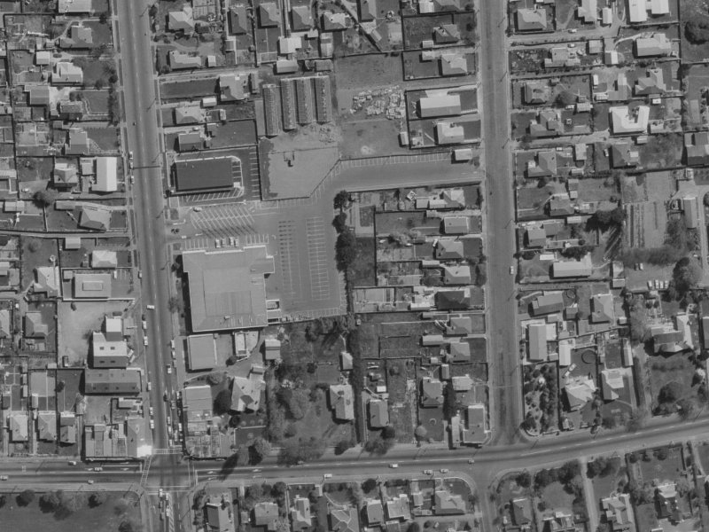 29 Golf Links Road from the air, 1970-1974