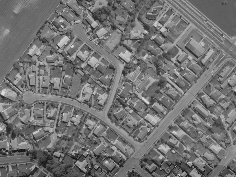 6 Brackendale Place from the air, 1970-1974
