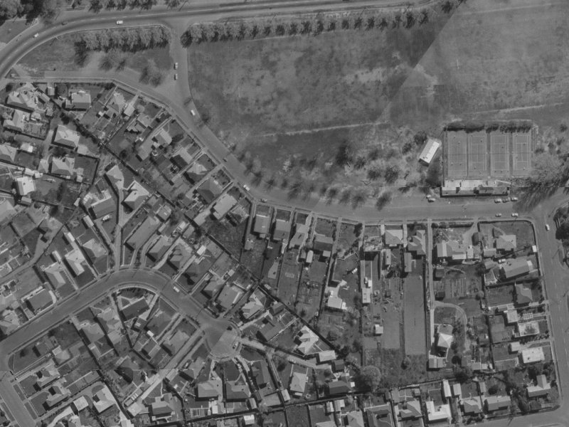 38 Cresswell Avenue from the air, 1970-1974