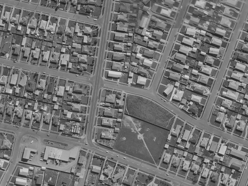 32 Niven Street from the air, 1970-1974