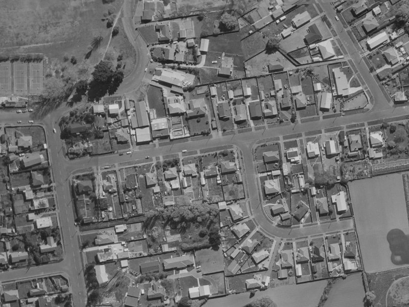 14 Mundys Road from the air, 1970-1974