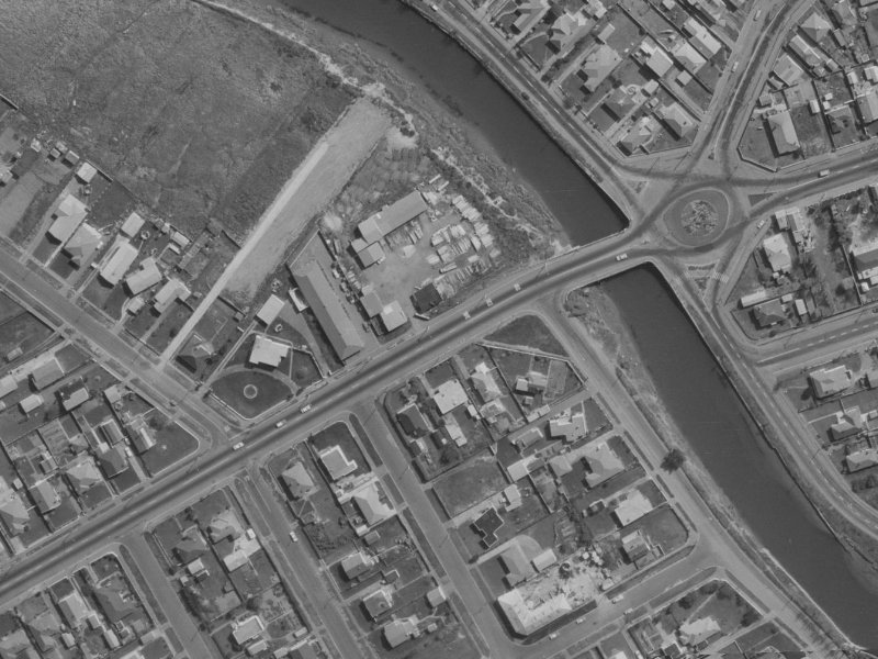 651-657 Pages Road from the air, 1970-1974