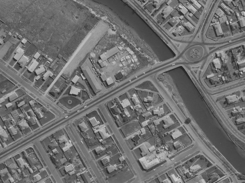 664 Pages Road from the air, 1970-1974