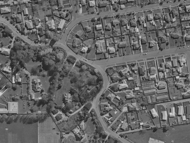 32–36 Banks Avenue from the air, 1970-1974