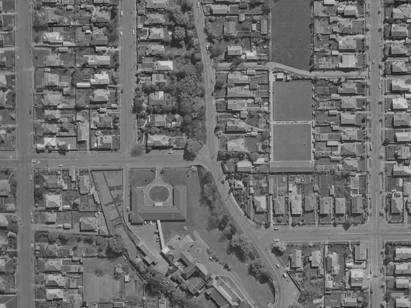 83-125 Stapletons Road from the air, 1970-1974