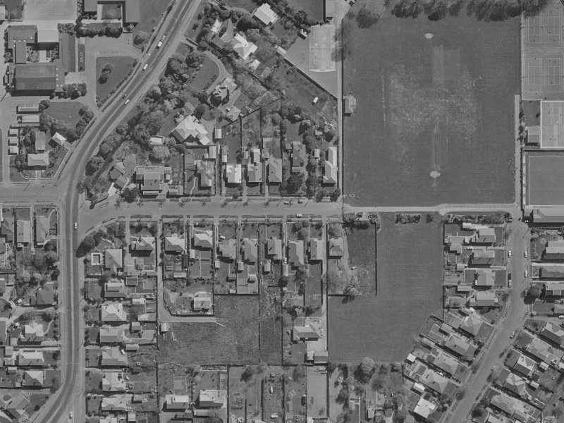 29 Poulton Avenue from the air, 1970-1974