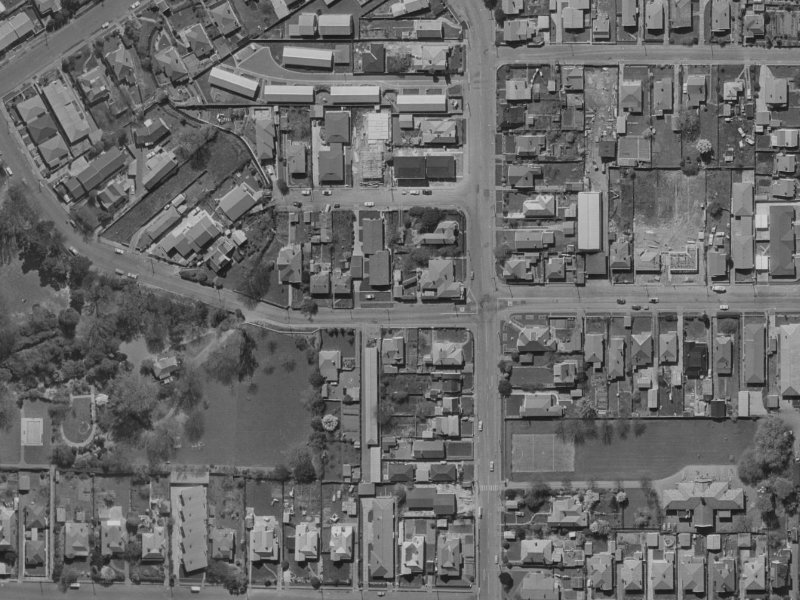 7 Abberley Crescent from the air, 1970-1974