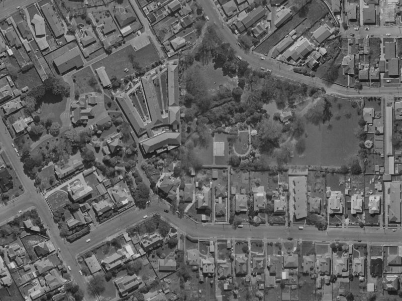 8 Abberfield Lane from the air, 1970-1974