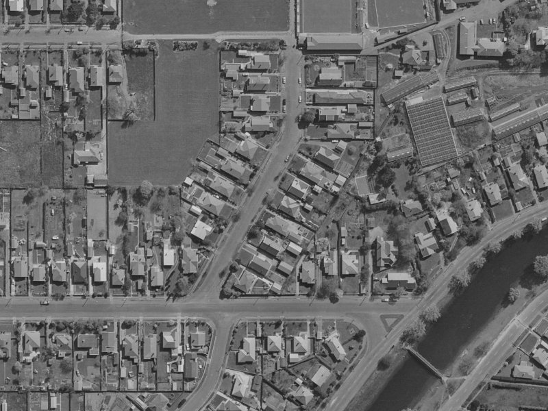 16 Woodchester Avenue from the air, 1970-1974
