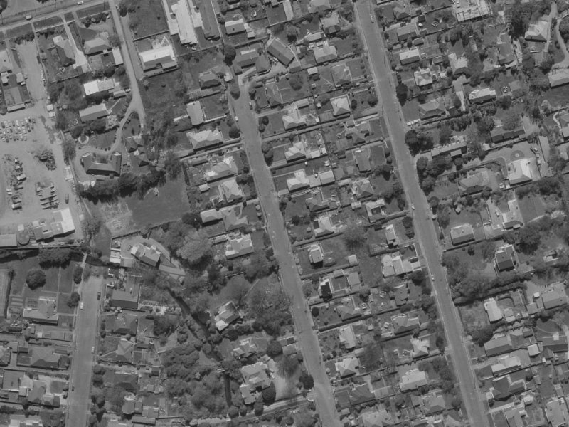 32 Thornycroft Street from the air, 1970-1974