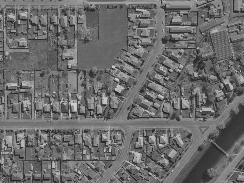 9 Woodchester Avenue from the air, 1970-1974