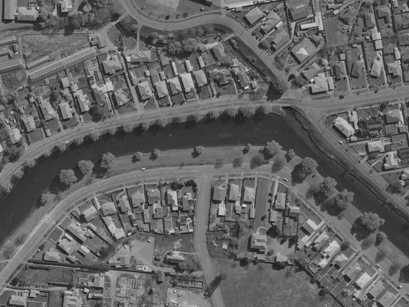 396–438 Avonside Drive from the air, 1970-1974